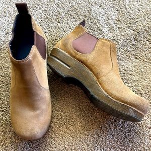 Dansko Frankie Brown Ankle Boots Clogs Burnished Suede Booties: EU 39/US 8.5-9